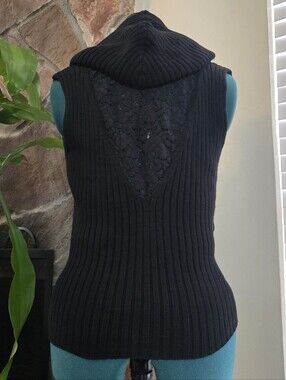 Vintage Y2K Hon Billie Goth Sleeveless Knit with Romantic Hood